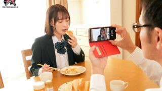 DASS-382 A record of the rich swallowing of a simple and lovely daughter who grew up with her daddy’s sperm. Momo Shiraishi