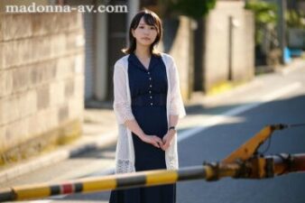 JUQ-660 Newcomer Yukine Nagasaki 30 years old AV DEBUT A sense of clarity and a rising curiosity.