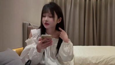 Hook up with a cute, gentle and sweet-looking beautiful girl