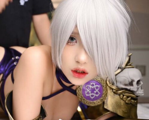 The coser with a beautiful ass and short hair has sex in the hotel with a tight pussy