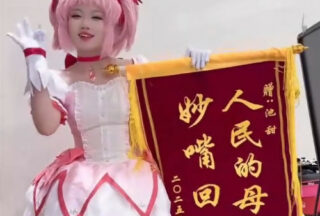 Firecrackers Explode! Bite The Lighter, The First Person In The Extreme Challenge, All-Round Welfare Girl