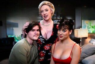 Mom Carefully Followed The Sex Of A Young Couple