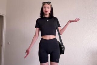 Young Girl Came To A Guy To Suck