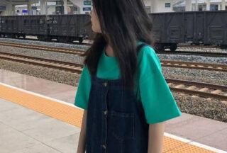 Let the 18-year-old girl wear half-leg socks and have a 5P with multiple people