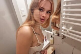Russian Girl Experienced A Buzz In The Bathroom In The Morning