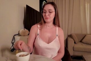 A Big-Assed Russian Woman Sxxxfully Straddled A Guy’S Strong Shaft