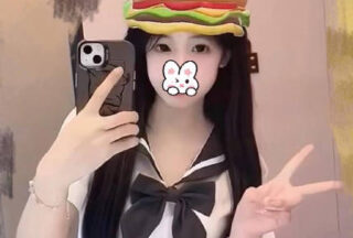 The 1.68-meter-tall high school girl, whom I deflowered a year ago, came to the hotel wearing her school uniform.