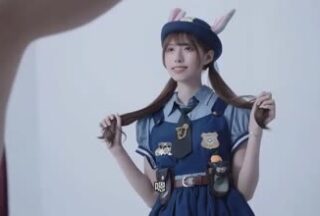 A woman with stunning looks and a secret contract was blackmailed during a photoshoot.