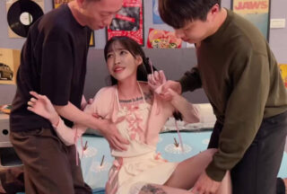 EdMosaic 03-06: The xxxnapping of the arrogant Xiao Yan was intended as a small punishment to make her cry and scream, but the plot takes a turn, revealing that she is the real little devil who xxxd two men.