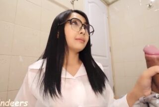 Beautiful teacher helps student ejaculate after he masturbates – Xreindeers