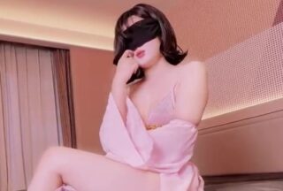 Banana Show xjx680 Top-quality beauty with a very sensitive body, addictive erotic massage