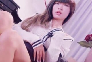 Banana Show xjx702 was discovered by her tutor to be having an affair with her boyfriend and was threatened with sex.